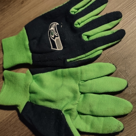 Seahawks lot - Picture 7 of 8